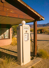 Old Gas Pump Keller, CA 3918 